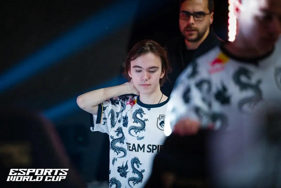 Astralis 在 PGL Astana 2025 之前用 HooXi 替换 cadiaN